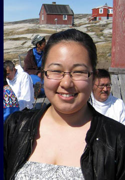 Inuit meisje met brils